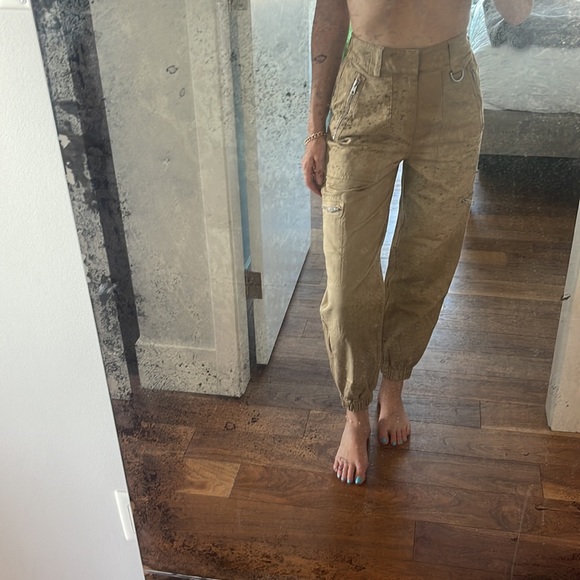 ARITZIA TNA Cargo Jogger Tan ‘XS’ - Picture 5 of 13